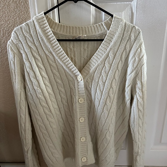 Brandy Melville Cream Cable Knit Cardigan - Picture 2 of 4